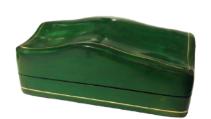 Portagioie in pelle realizzato a mano a Firenze. Prodotto esclusivo, realizzato dalla maestria degli artigiani fiorentini.